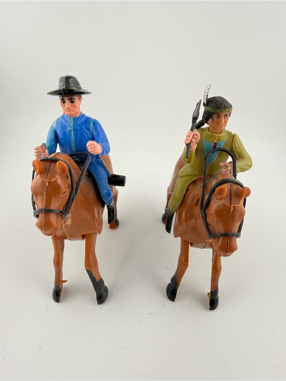 Set of 2 vintage "Wild West Galloping Action" wind-up plastic toys - Tested
